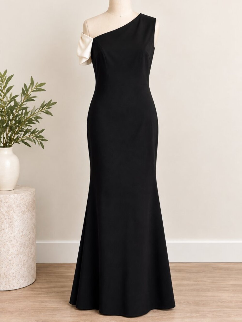 Badgley Mischka Size 10 Black Ivory One Shoulder Evening Gown Maxi Dress